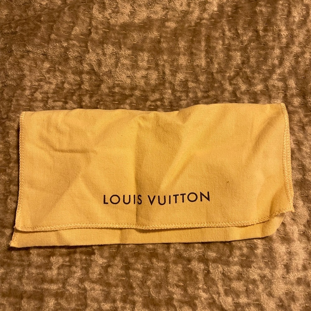 💛Louis Vuitton Wallet Duster💛